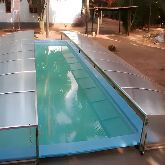 Cobertura Retrátil para Piscina em Maria Mercedes, Santana de Parnaíba - SP Cobertura Retrátil para Piscina em Maria Mercedes, Santana de Parnaíba - SP — Cobertura em passagem coberta entre ambientes