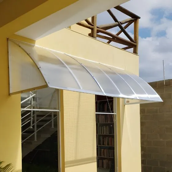 Toldo Policarbonato Alveolar em Centro, Santana de Parnaíba - SP Toldo Policarbonato Alveolar em Centro, Santana de Parnaíba - SP — Instalação em garagem residencial
