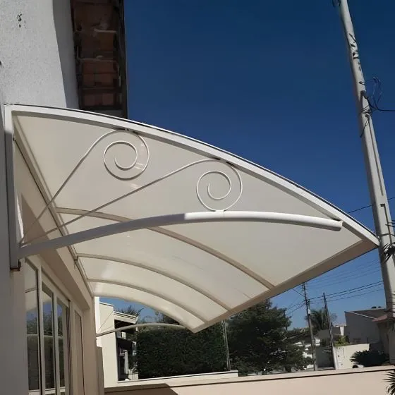 Toldo Policarbonato Alveolar em Centro, Santana de Parnaíba - SP Toldo Policarbonato Alveolar em Centro, Santana de Parnaíba - SP — Cobertura em área de piscina