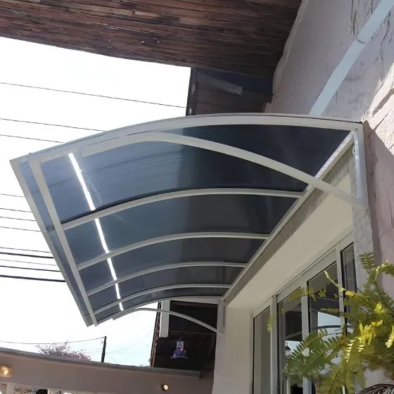 Toldo Policarbonato Alveolar em Centro, Santana de Parnaíba - SP Toldo Policarbonato Alveolar em Centro, Santana de Parnaíba - SP — Instalação em estacionamento